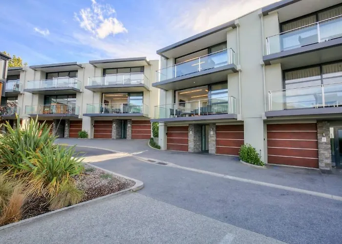 Panorama Terrace Apartments - Element Escapes